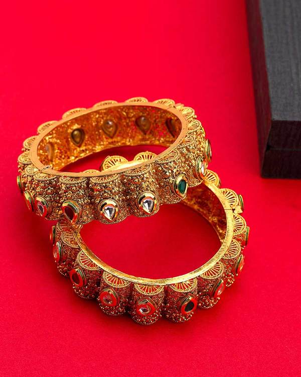 voylla kundan bangles